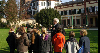 Childrens tour in the castle park