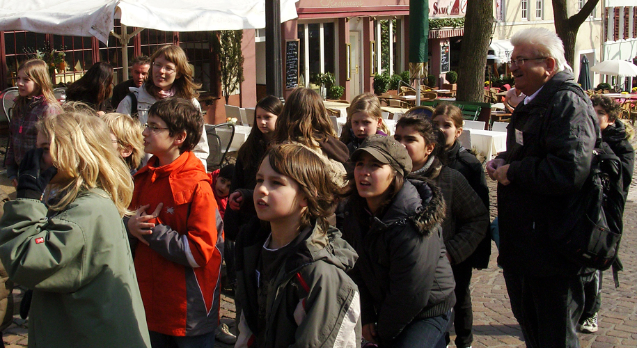 Children on the old town tour