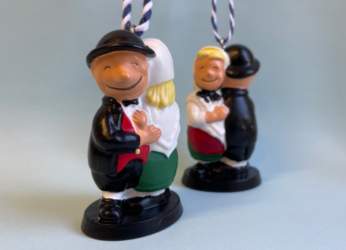 Das neue Sommertagssymbol zeigt ein Pärchen in Weinheimer Tracht